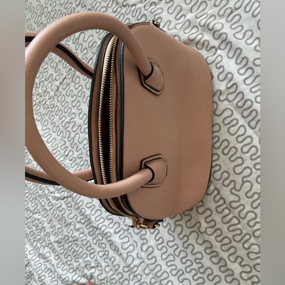 Handbag - Picture 6 of 8